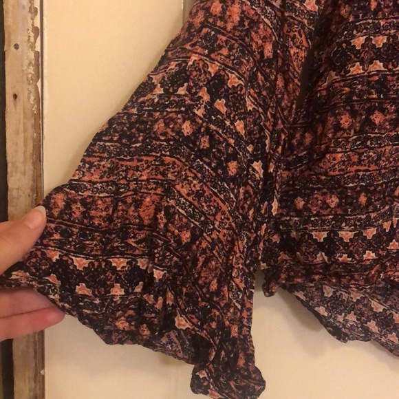 Cut out ladies top - Picture 3 of 4